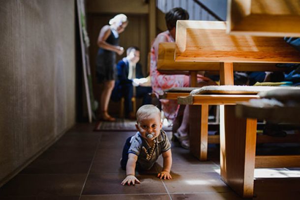 Hochzeit Baby in der Kirche